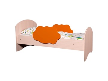 Детская кровать с бортиками Тучка, корпус Дуб млечный, фасад Оранжевый в Тамбове