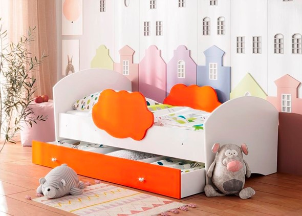 Детская кровать с бортиками Тучка с ящиком, корпус Белый, фасад Оранжевый в Тамбове - изображение