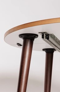 Кухонный раздвижной круглый стол Шпон Ореха д. 90 см МДФ ножки вишня в Тамбове - предосмотр 4